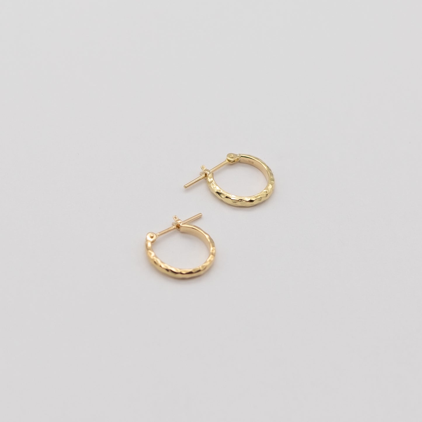 LAKAS K18YG hoop earring